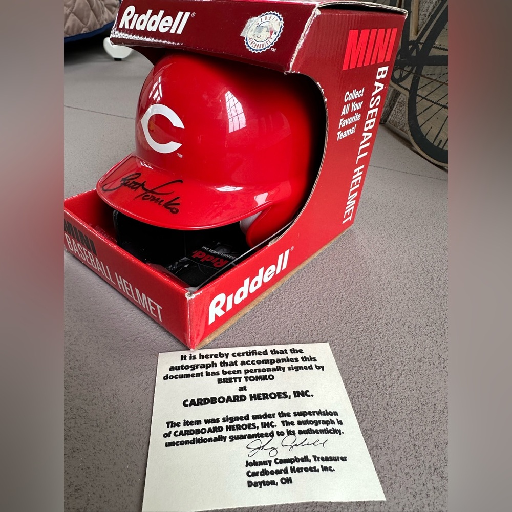 Cincinnati Reds Brett Tomko AUTOGRAPHED Riddell MINI Helmet - Picture 2 of 11